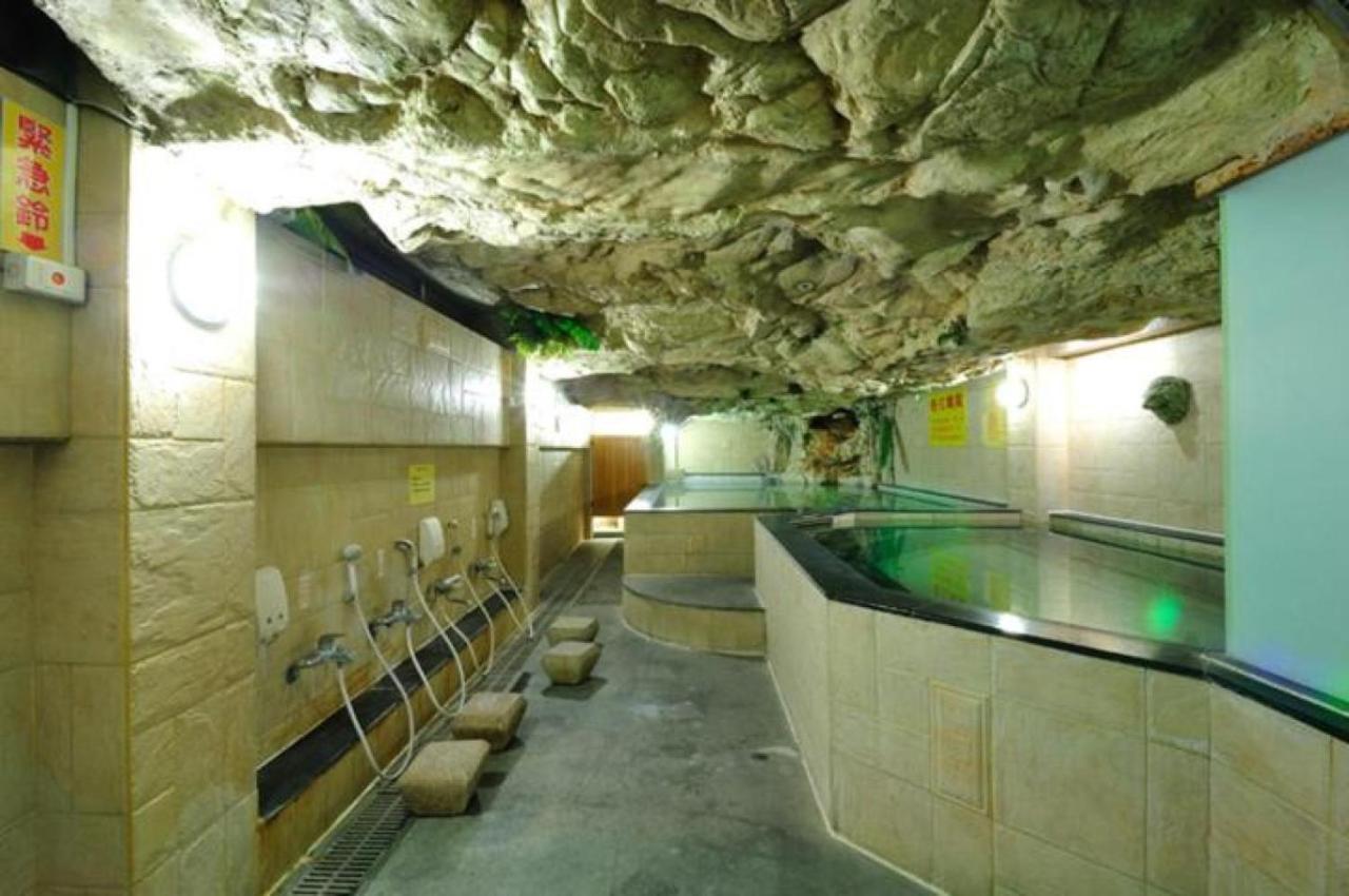 Baron's Hot Spring Hotel Jiaoxi Buitenkant foto