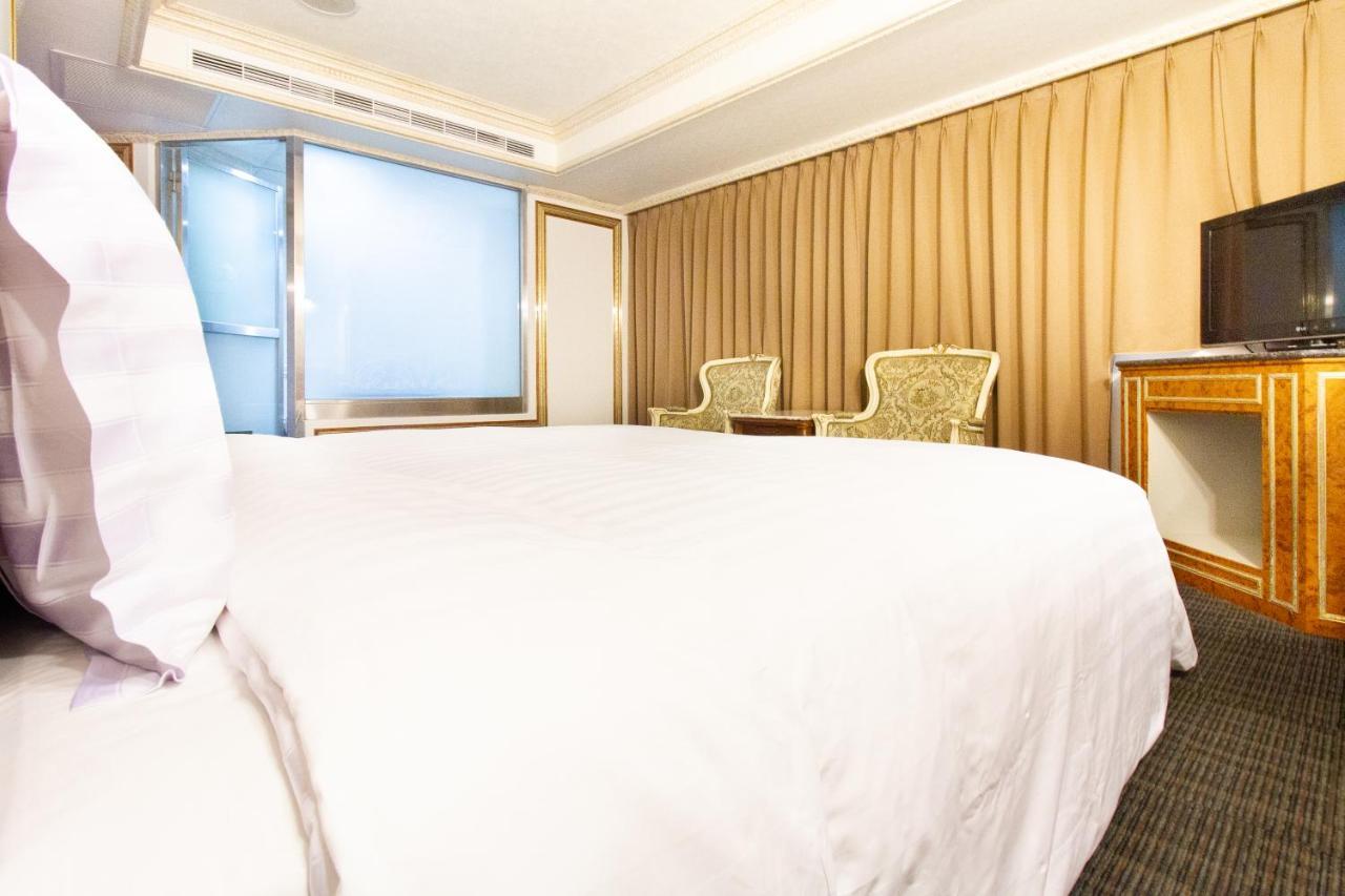 Baron's Hot Spring Hotel Jiaoxi Buitenkant foto